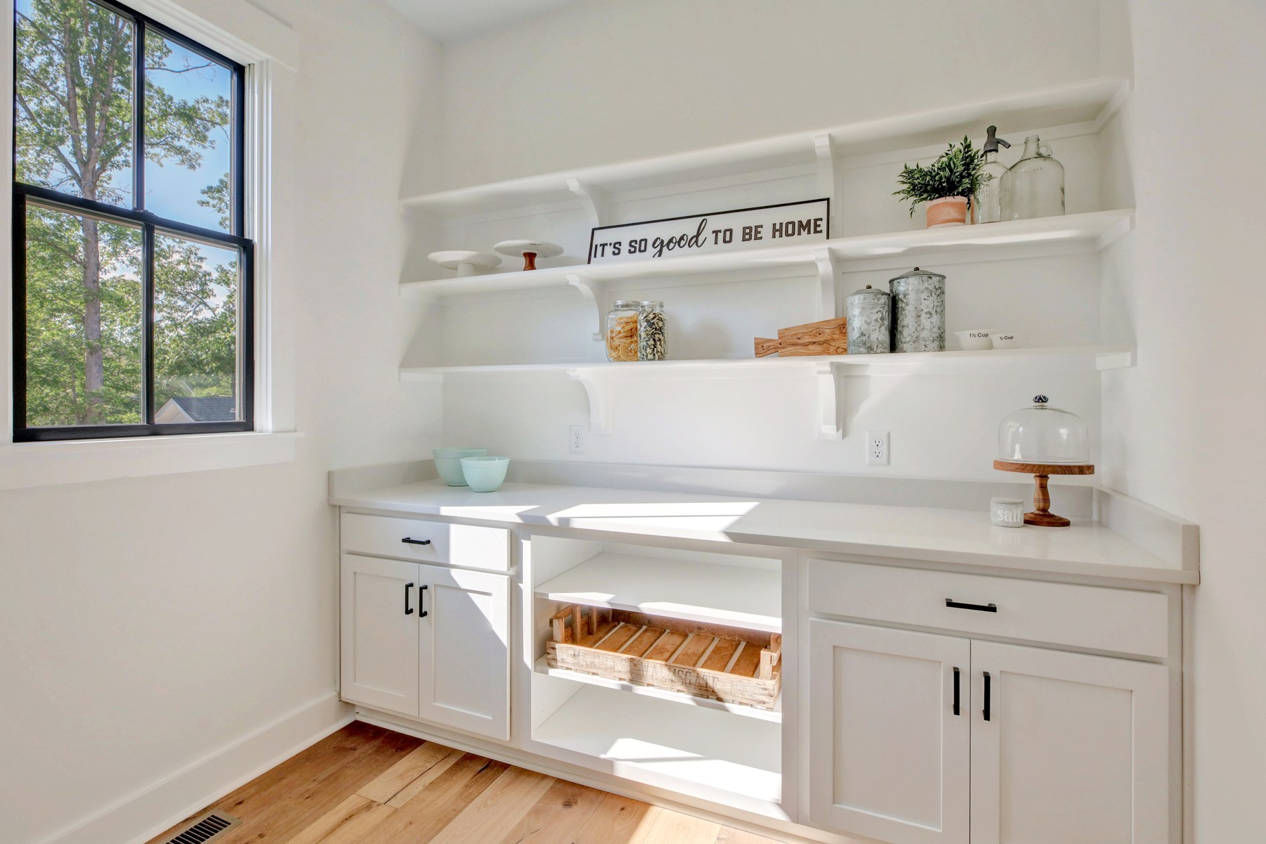 24 Butler'S Pantry